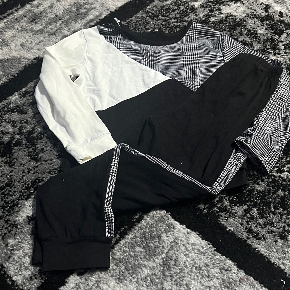 Black and White Geometric Patterned Outfit